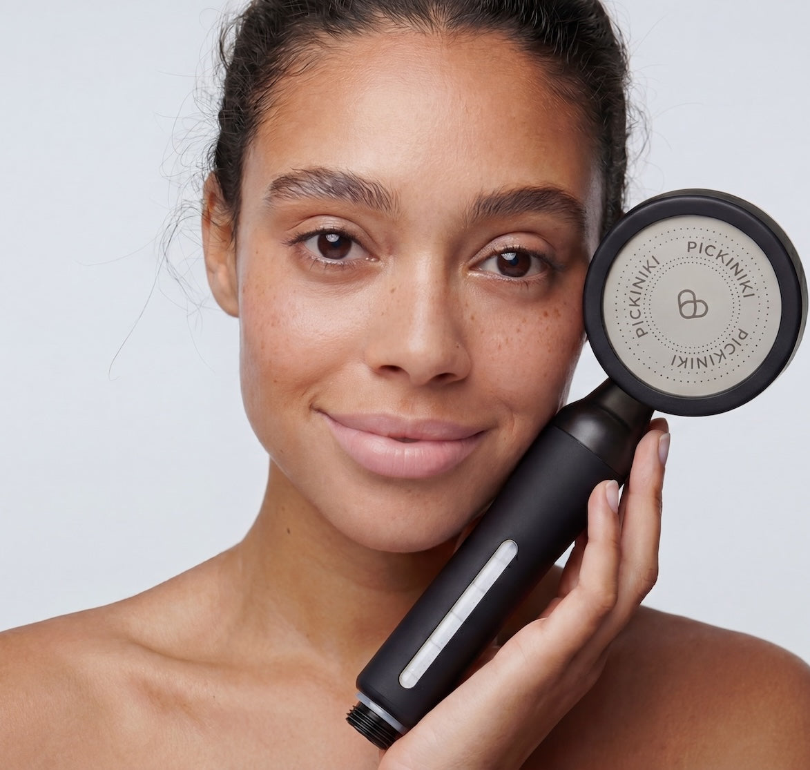 PICKI NIKI shower filter in use